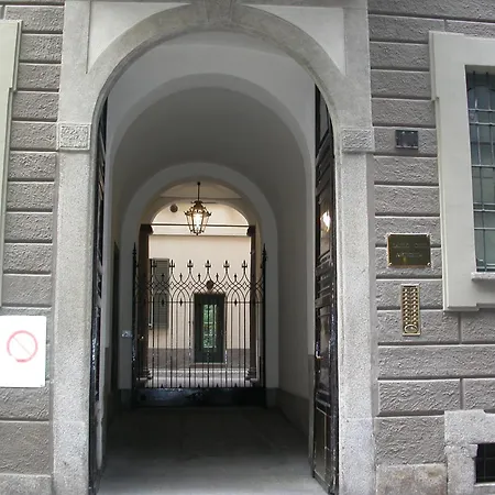 Penthouse In Fashion District Of Milan, Close To Montenapoleone, Duomo, Scala Milano